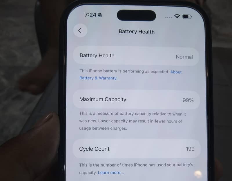 Apple iPhone 16 Pro Max 4