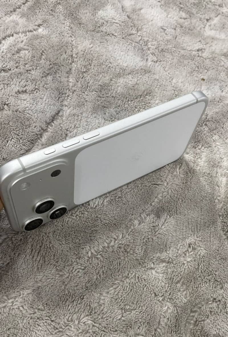 Apple iPhone 17 Pro Max 2