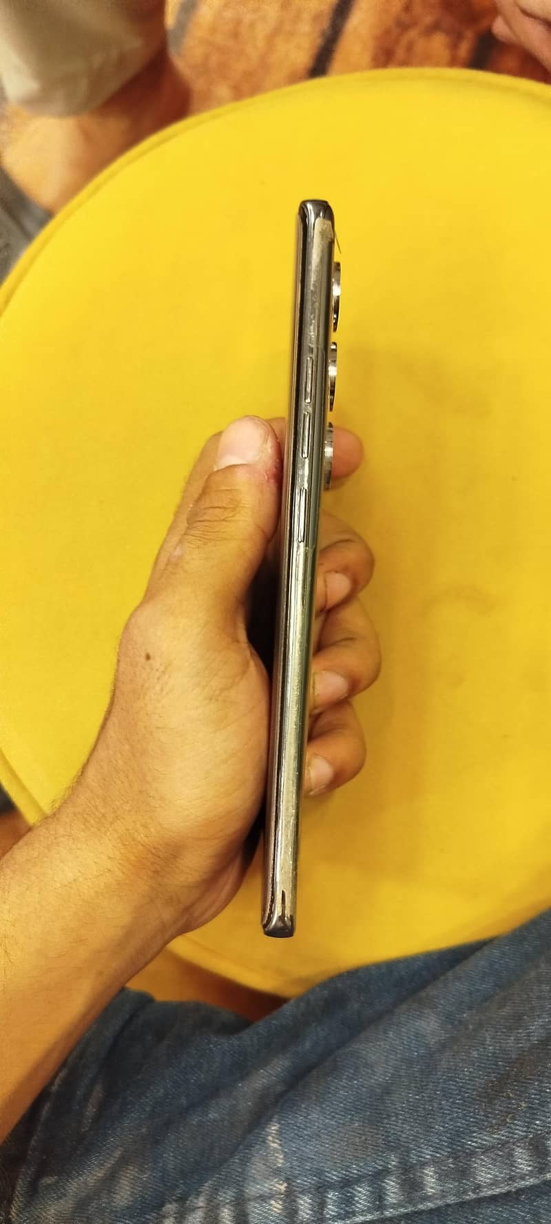 Tecno CAMON 40 Pro 1