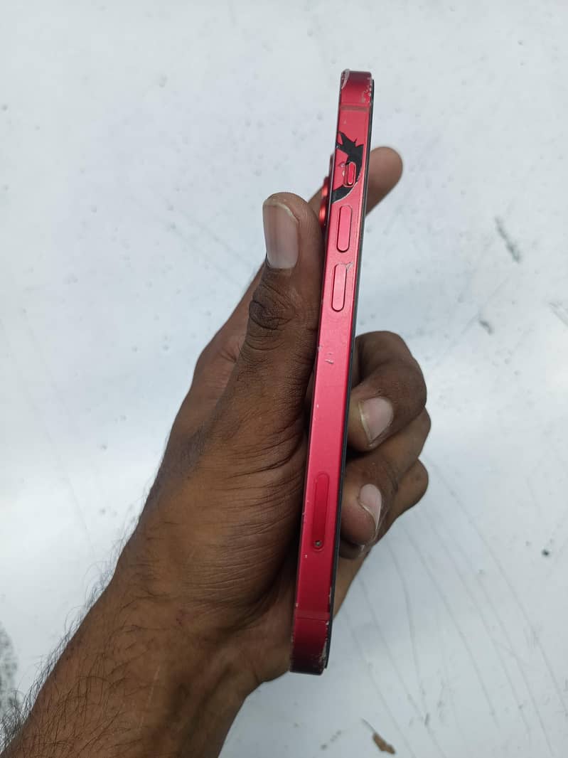 Apple iPhone 13 0