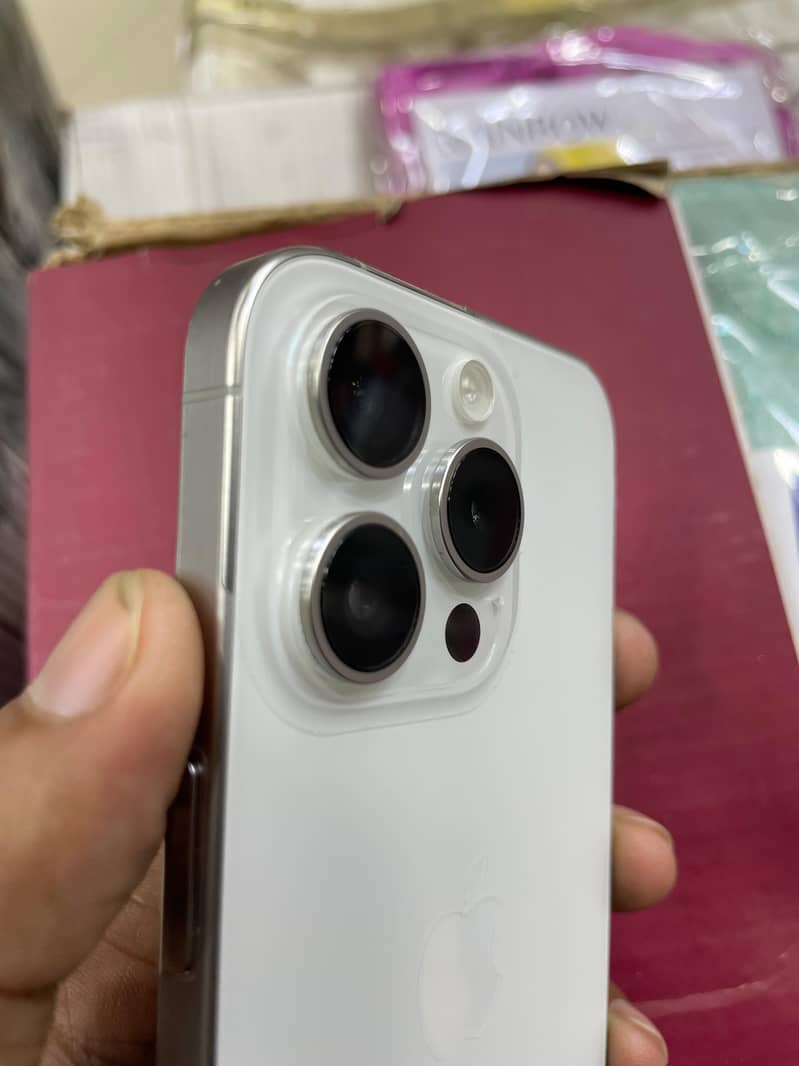 Apple iPhone 15 Pro 2