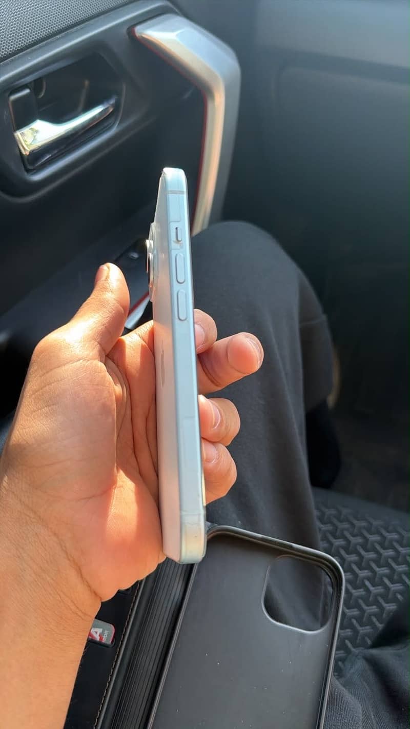 Apple iPhone 15 3