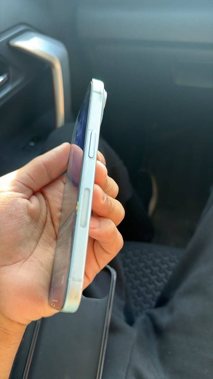 Apple iPhone 15 5