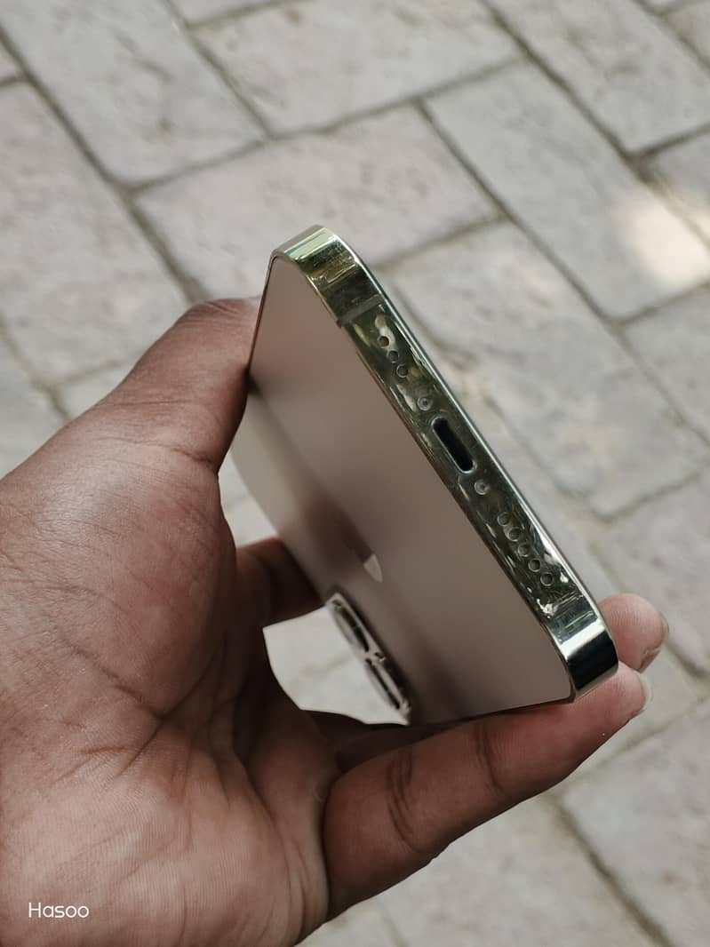 Apple iPhone 12 Pro 3