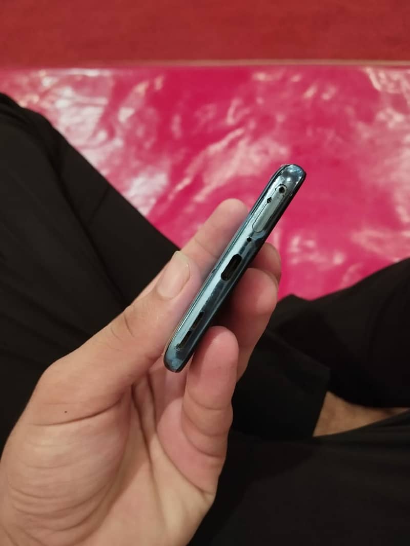 One Plus 9 5G 4