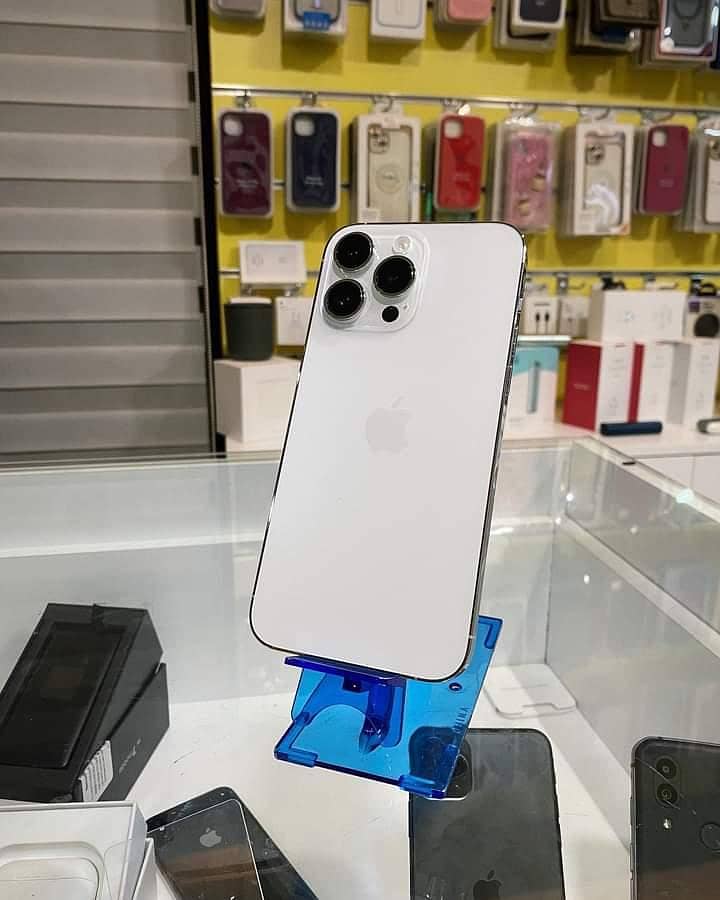 iphone Xsmax 11,12,13,14,15,16, 17 Pro Max available on instalment 5