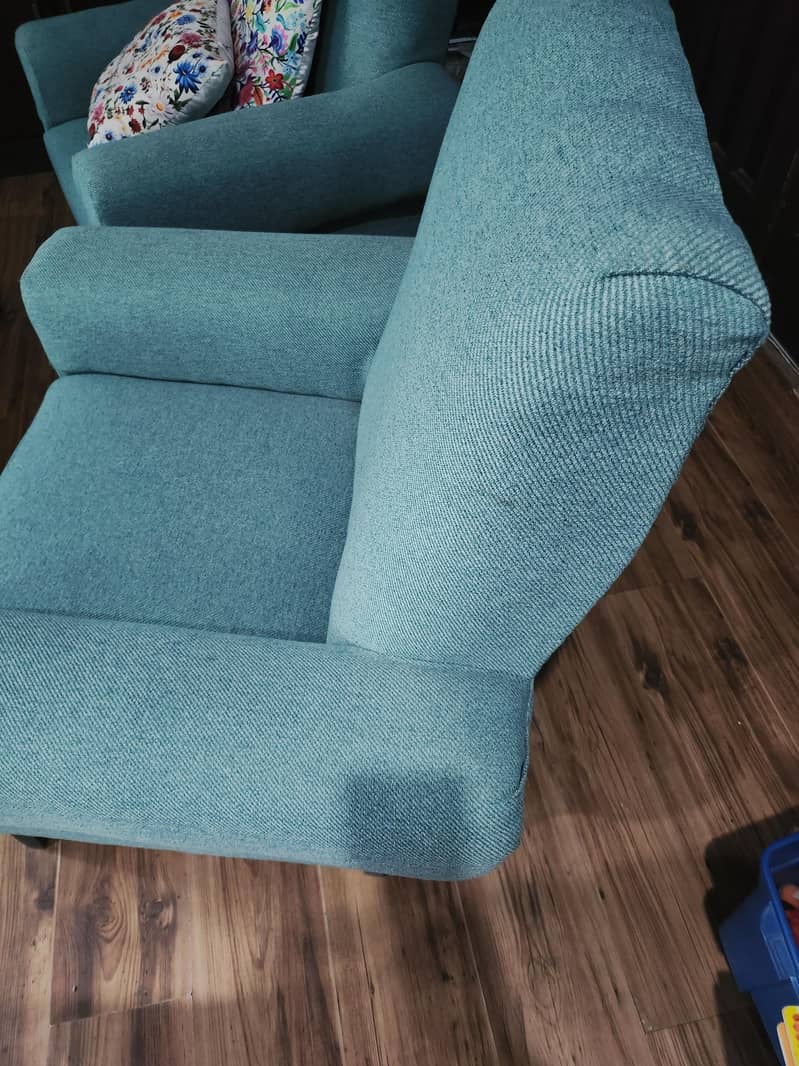2 sofas 2