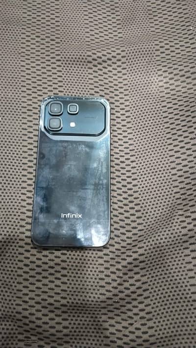 Infinix Note 60(8'256)with box 25 days used scratchless phone 10by 10