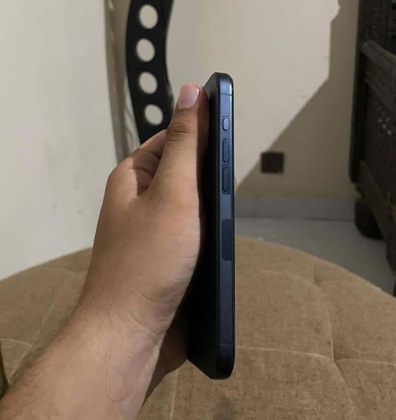 Apple iPhone 15 Pro 1
