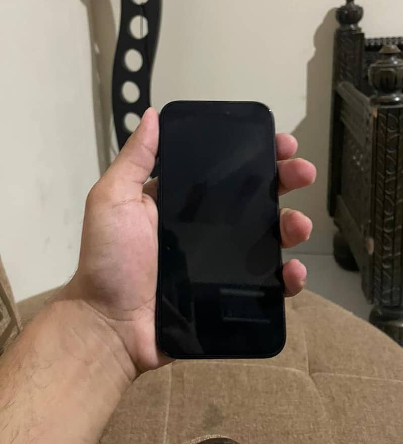 Apple iPhone 15 Pro 4
