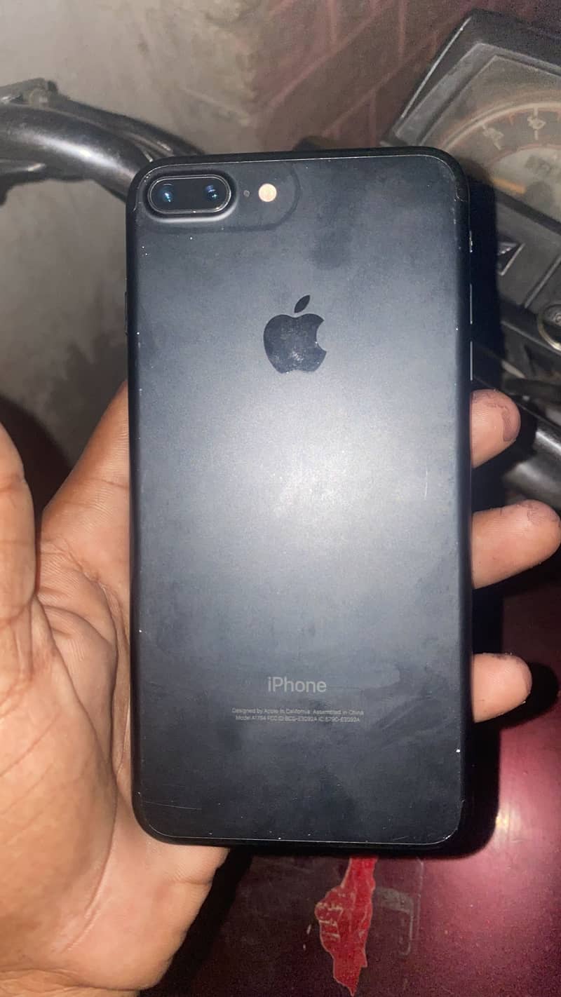 Apple iPhone 7 Plus 1