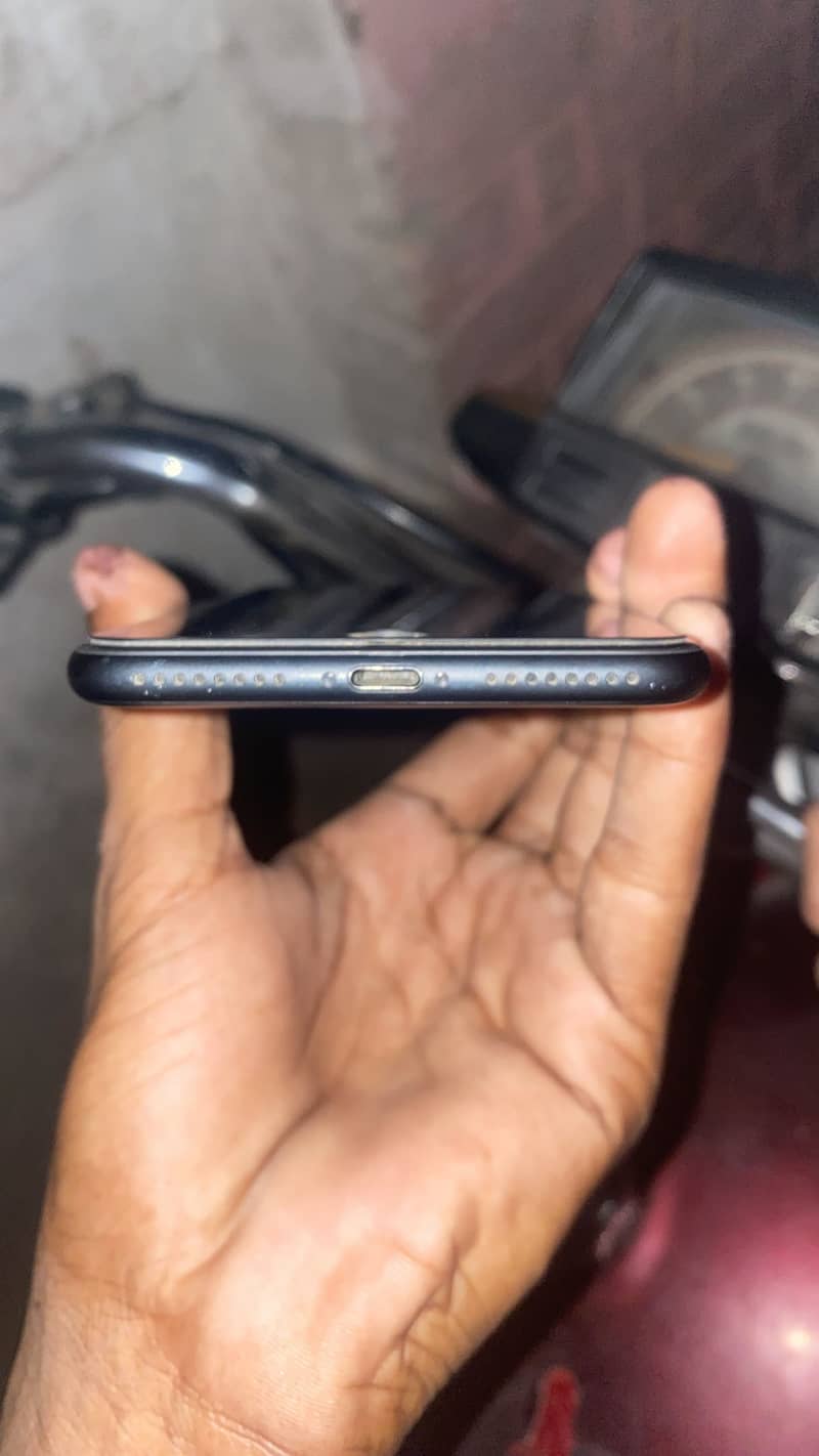 Apple iPhone 7 Plus 3