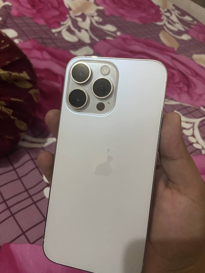 Apple iPhone 14 Pro Max 3