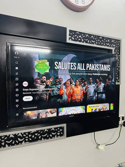 Samsung 32” smart tv