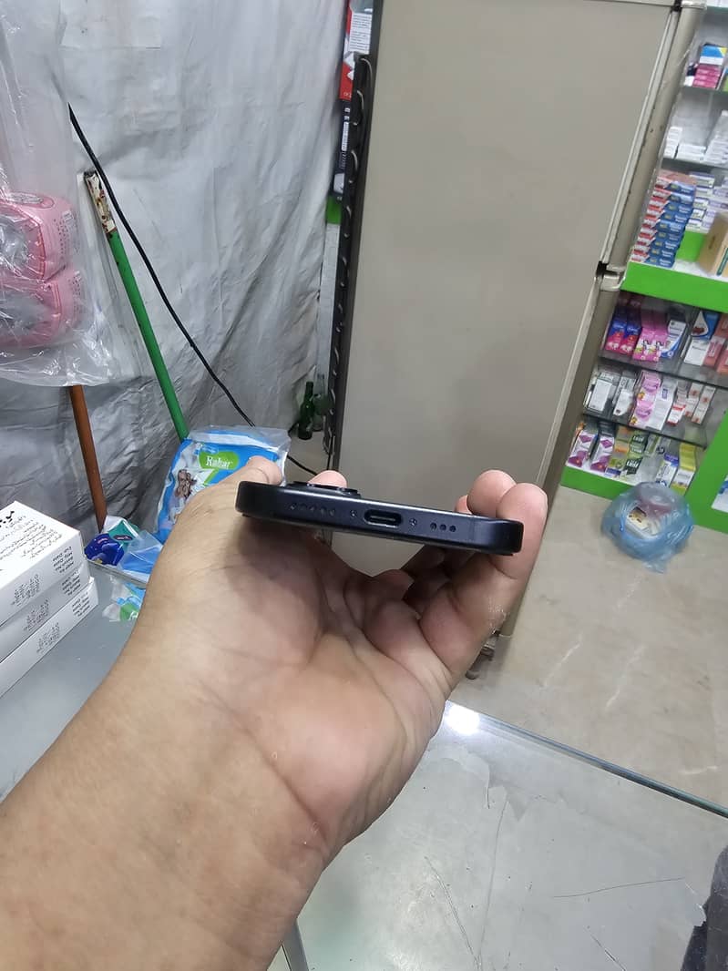 Apple iPhone 15 3