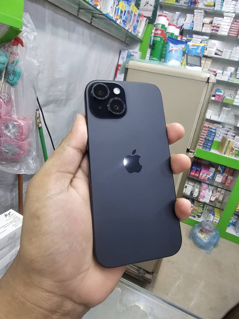 Apple iPhone 15 4