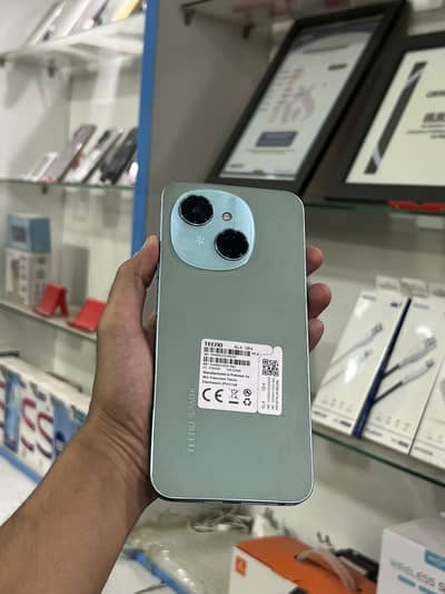 Tecno Spark Go 1 4gb Ram 128gb Storage with Box & Charger