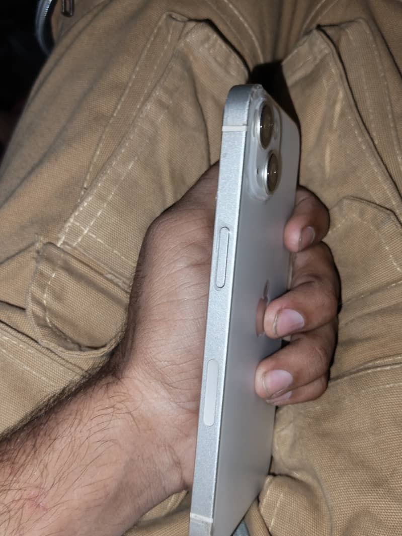 Apple iPhone 13 1