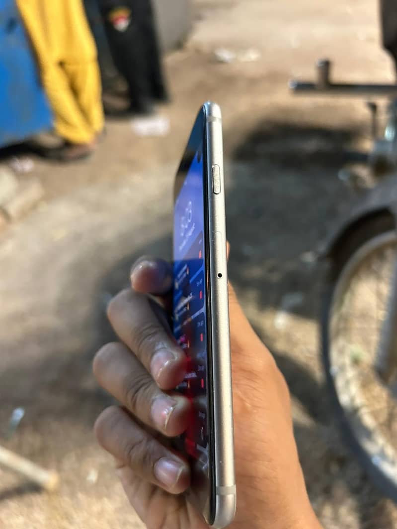 Apple iPhone 6S 2