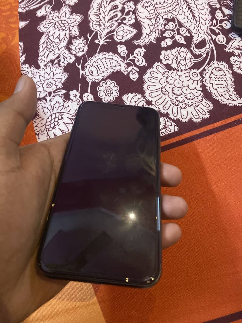 Apple iPhone X 4