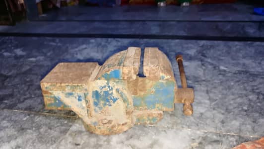 Bench Vise