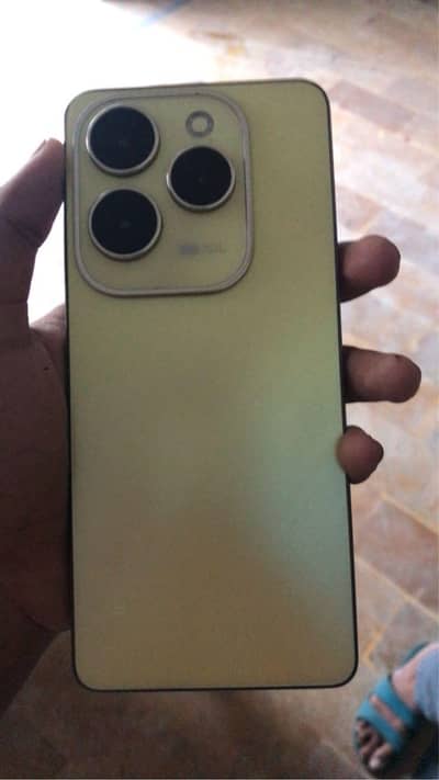 Infinix Hot 40 Pro
