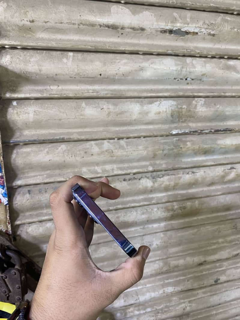 Apple iPhone 13 Pro Max 4