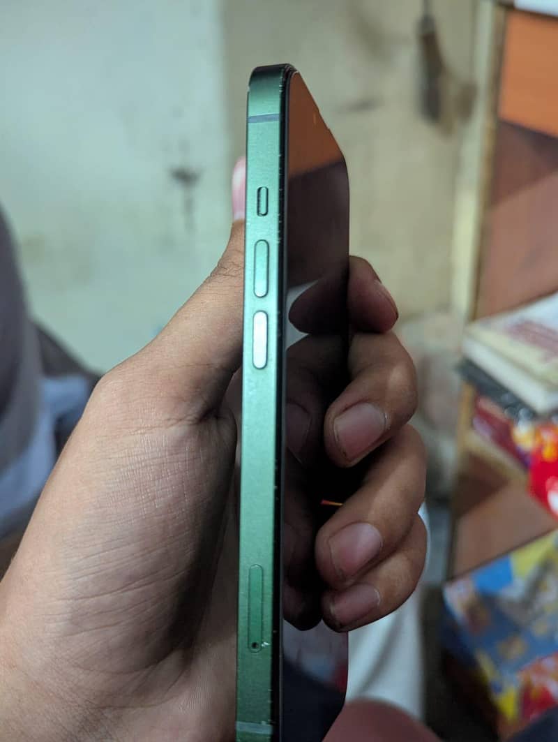 Apple iPhone 13 3