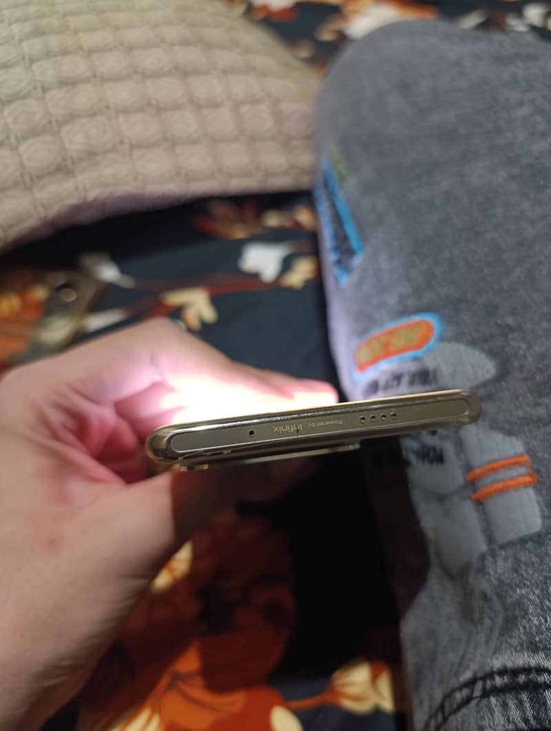 Infinix Zero 30 4