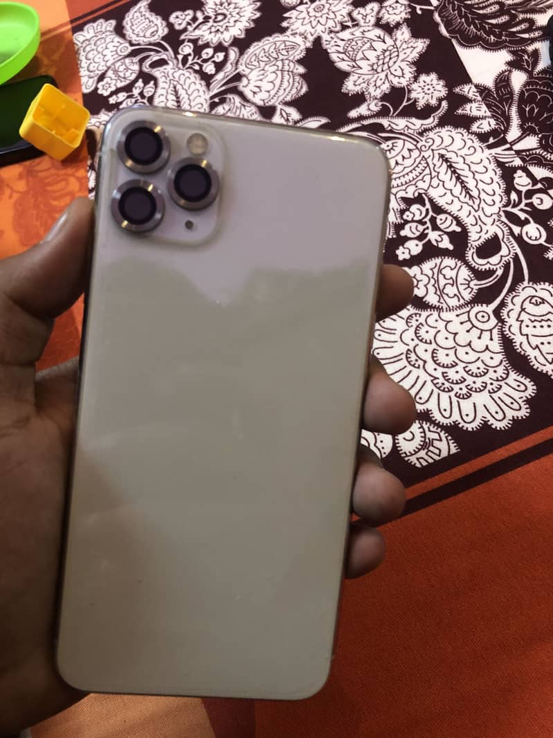 Apple iPhone 11 Pro Max 3