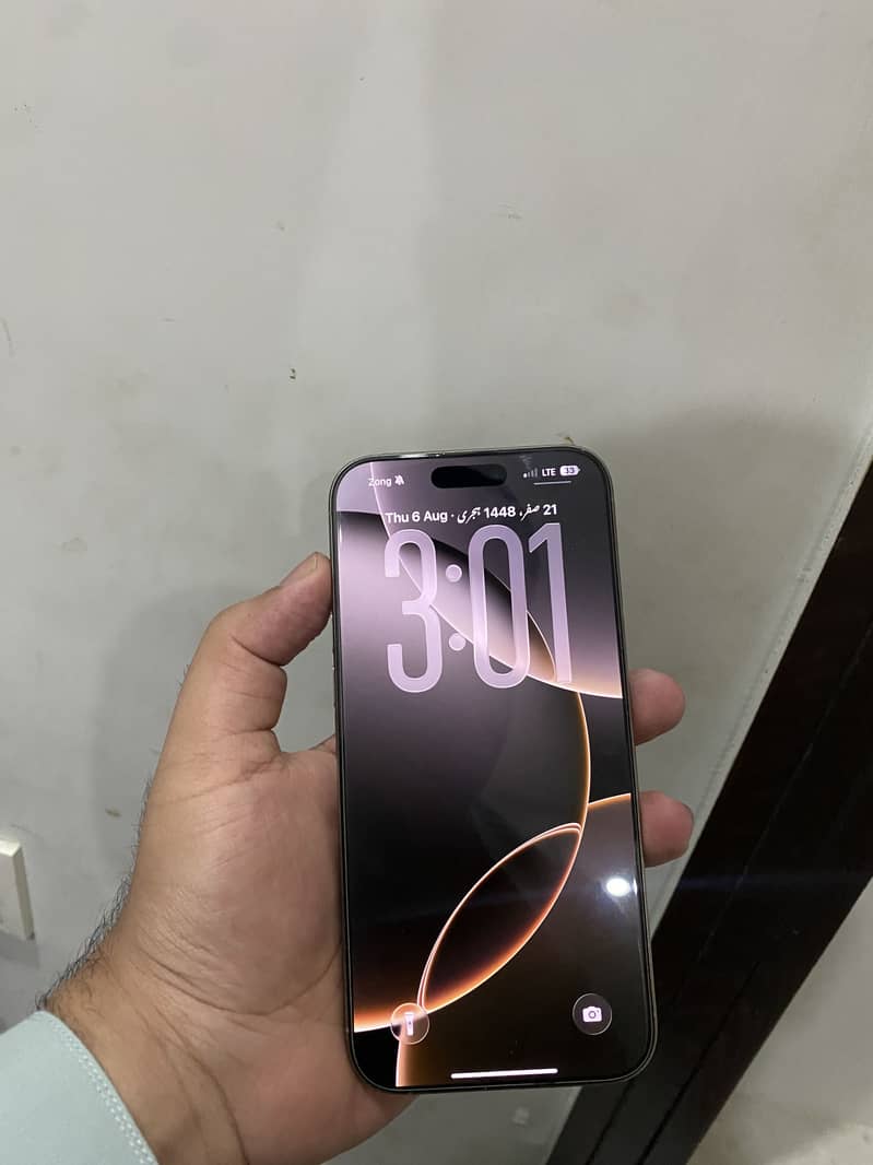 Apple iPhone 16 Pro Max 2
