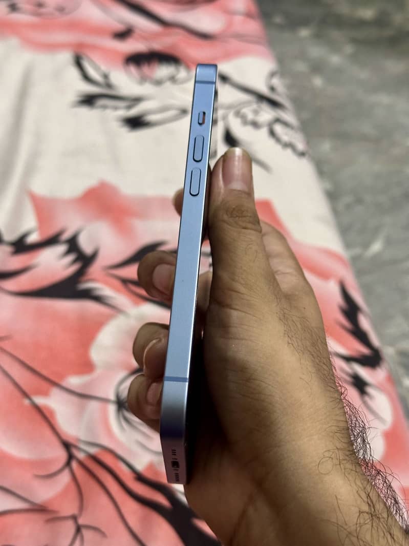Apple iPhone 14 2