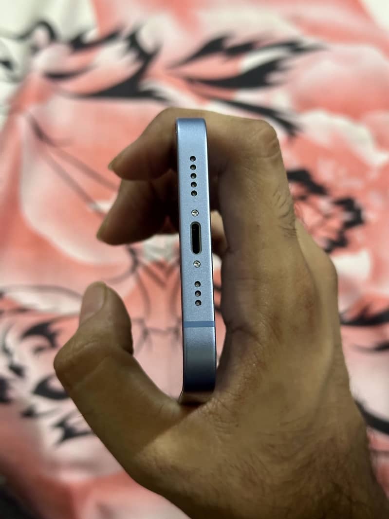 Apple iPhone 14 3