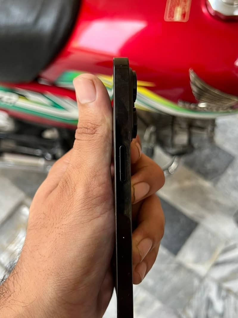Apple iPhone 14 Pro 3