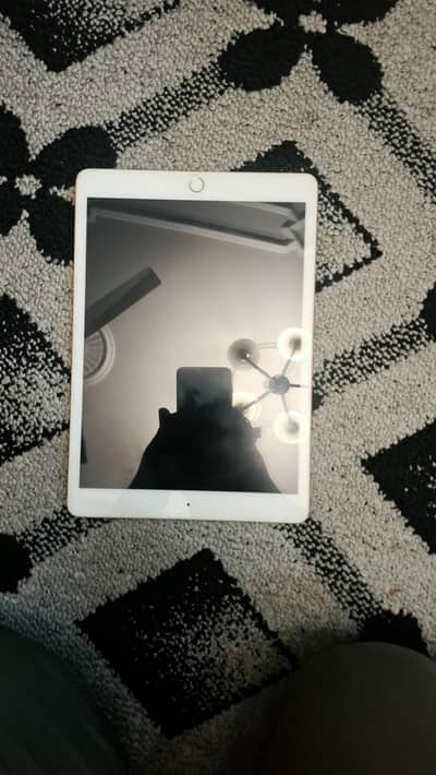 ipad 8th Gen 32 GB WiFi