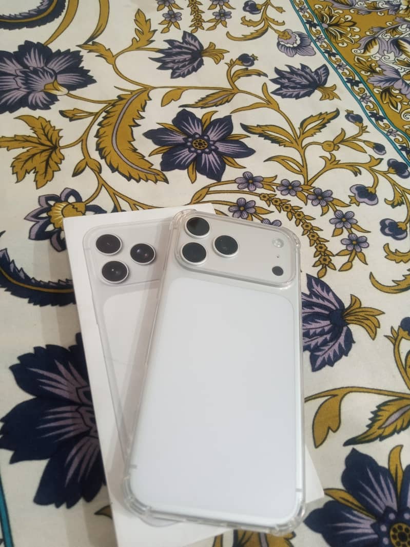 Apple iPhone 17 Pro Max 3