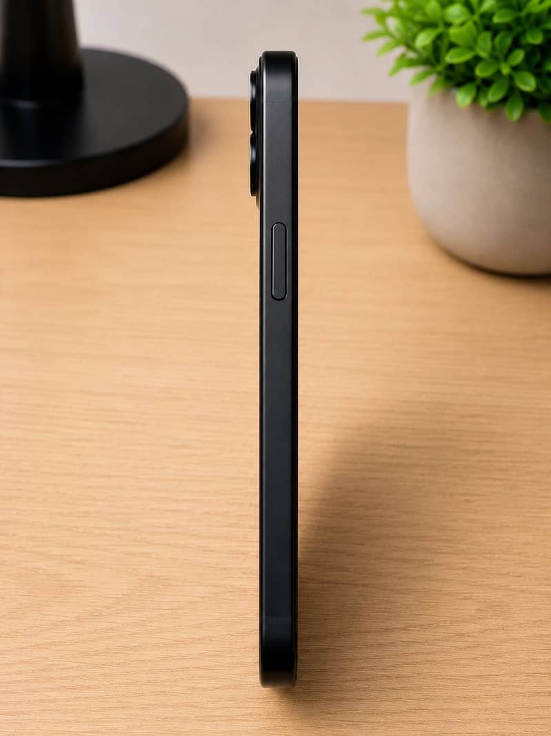 Apple iPhone 15 4