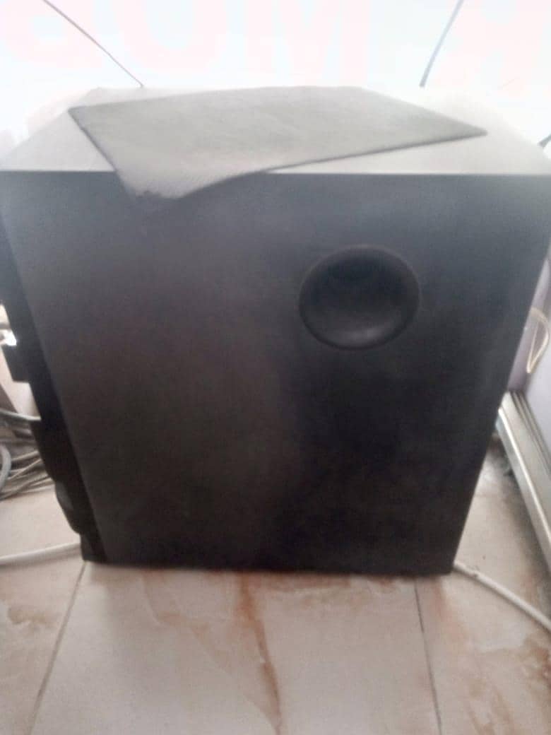 Bluetooth speaker. and computer speakers 1