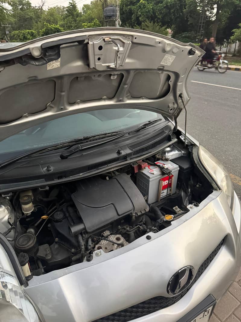 Toyota Vitz 2013 1