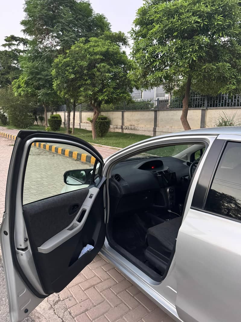 Toyota Vitz 2013 3