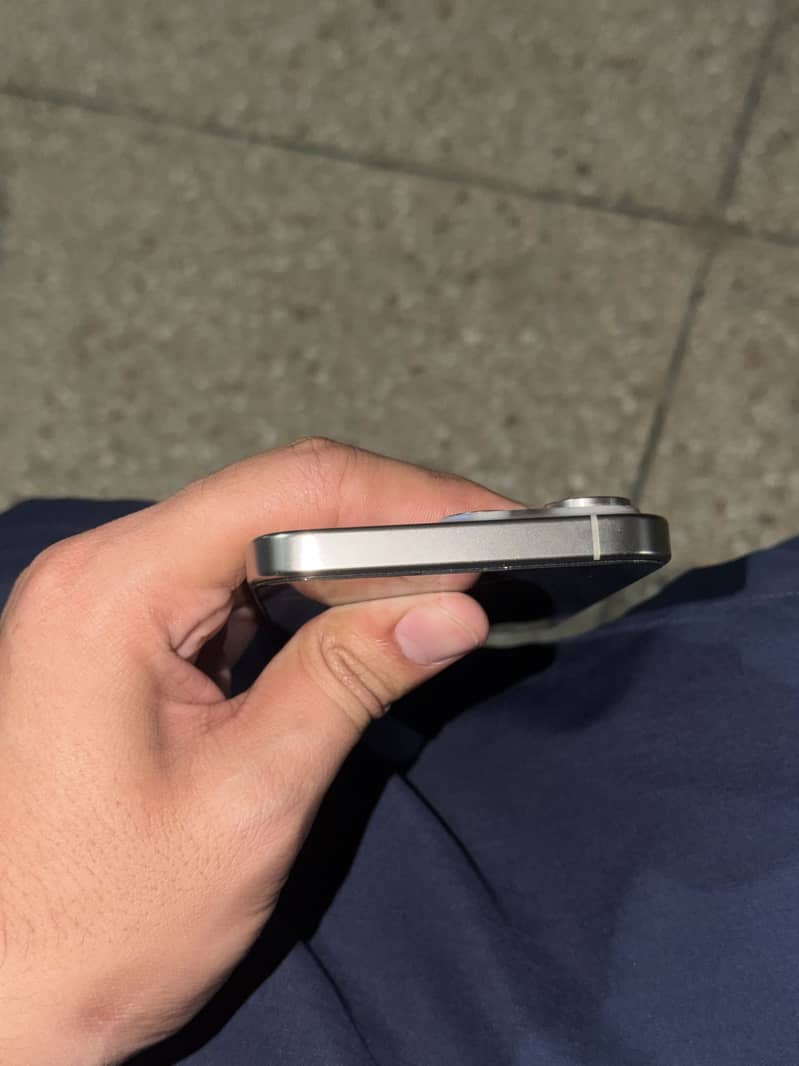 Apple iPhone 15 Pro Max 3