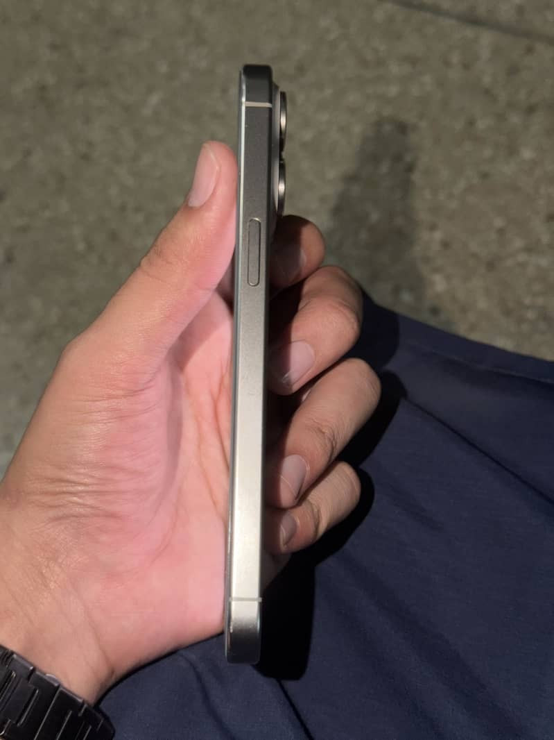 Apple iPhone 15 Pro Max 7