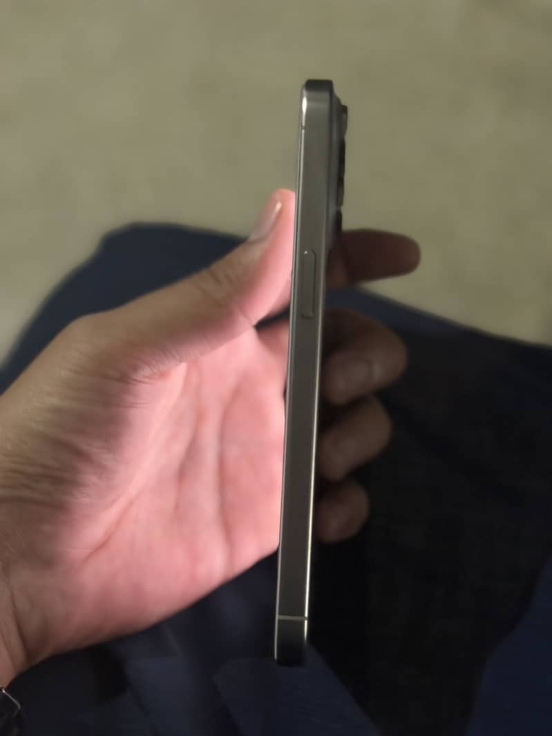 Apple iPhone 15 Pro Max 8