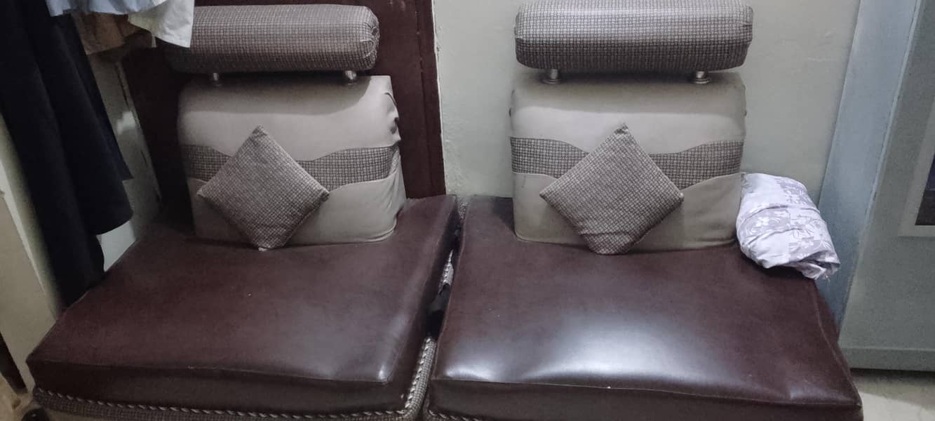 5 seater sofa 0