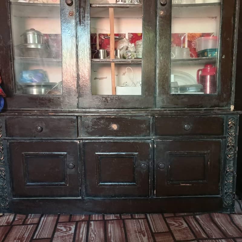 Showcase & Dressing Table 1