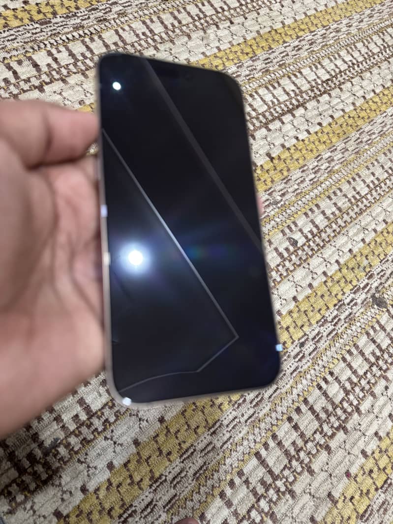 Apple iPhone 16 Pro Max 4