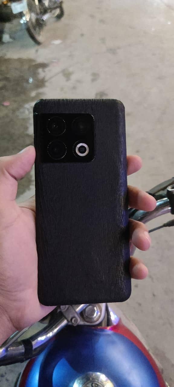 One Plus 10 Pro 1