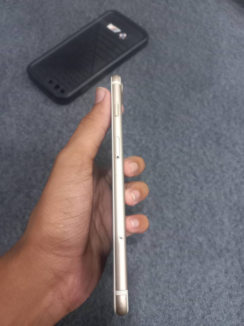 Apple iPhone 7 Plus 2