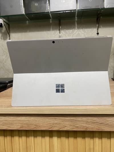 Microsoft Surface Pro 4 | Core i5 6th Gen | 8GB RAM | 256GB SSD |