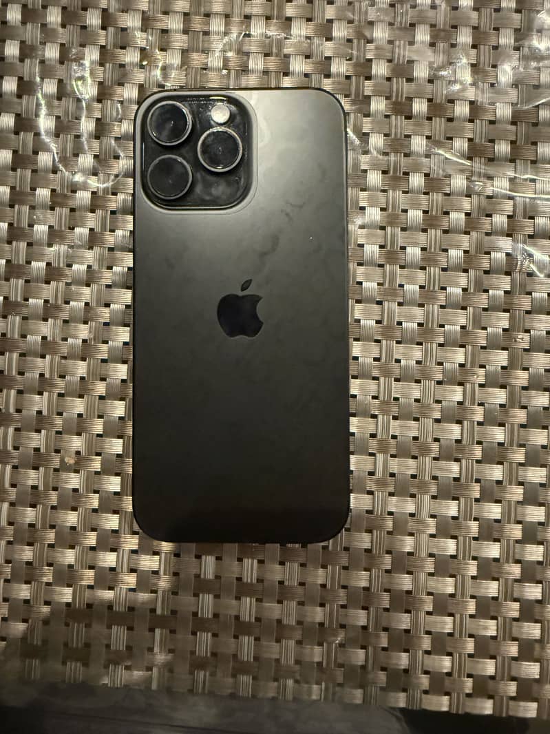 Apple iPhone 16 Pro Max 0